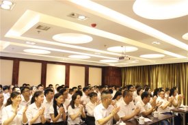 逆勢上揚，再創輝煌—新思路裝飾召開年中工作